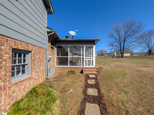 207 Old Salem Road, Moore, SC 29369