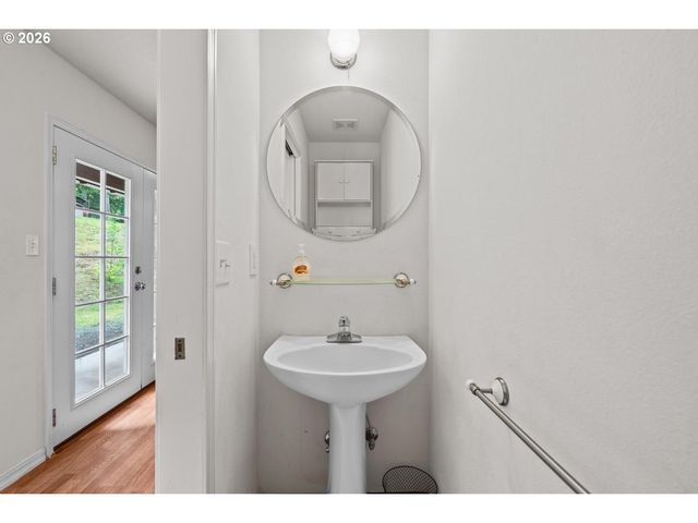 32171 BISHOP Rd, Rainier, OR 97048