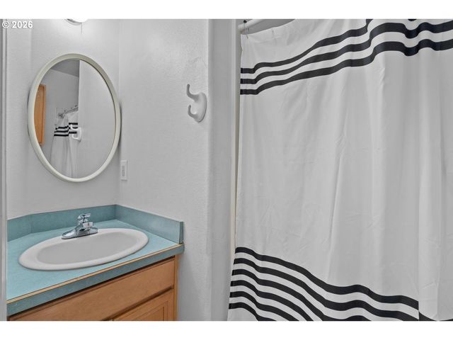 32171 BISHOP Rd, Rainier, OR 97048