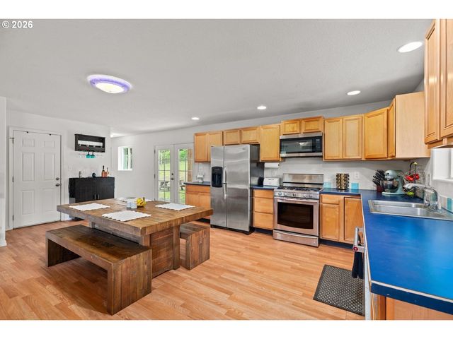 32171 BISHOP Rd, Rainier, OR 97048