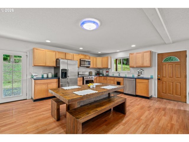 32171 BISHOP Rd, Rainier, OR 97048