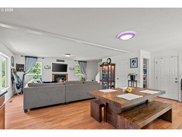32171 BISHOP Rd, Rainier, OR 97048