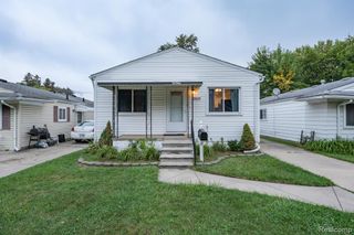 20629 Hollywood Street, Harper Woods, MI 48225