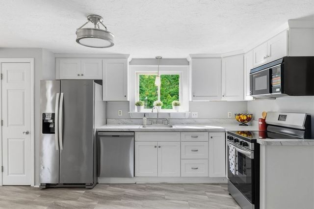 70 Century Road, Weymouth, MA 02190