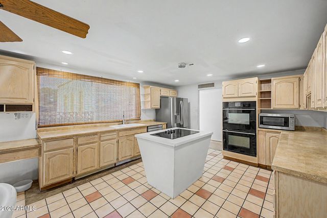 18017 N EVERSON Drive, Glendale, AZ 85308