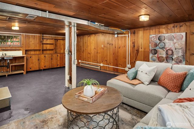 311 N 47th Street, Seattle, WA 98103