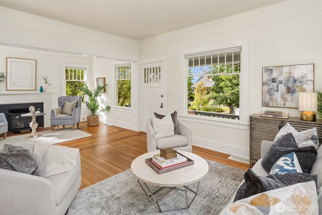 311 N 47th Street, Seattle, WA 98103
