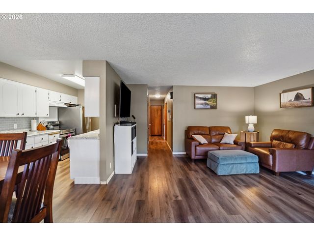 716 C St, Washougal, WA 98671