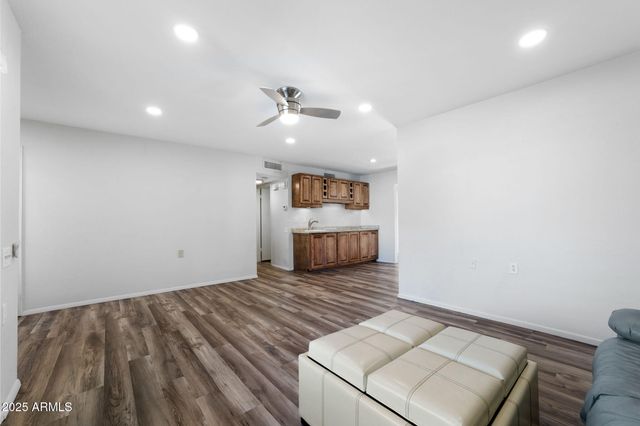 735 LEISURE WORLD --, Mesa, AZ 85206