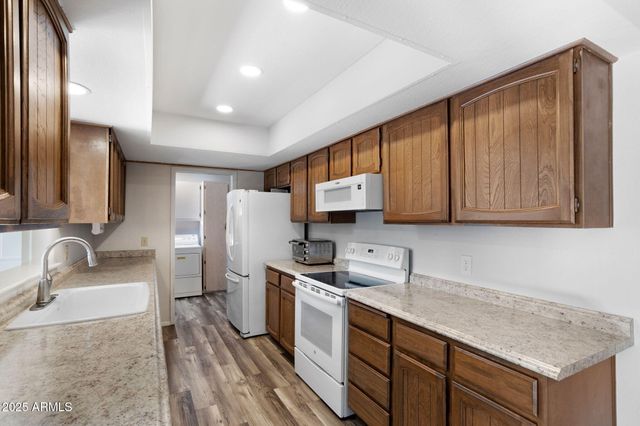 735 LEISURE WORLD --, Mesa, AZ 85206