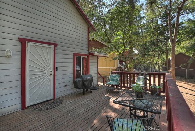 23376 Knapps Cutoff, Crestline, CA 92325