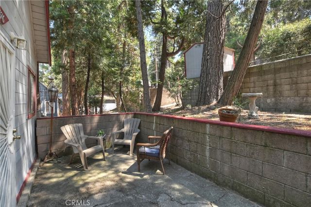 23376 Knapps Cutoff, Crestline, CA 92325