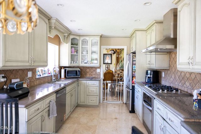 5472 Quailridge Drive, Camarillo, CA 93012