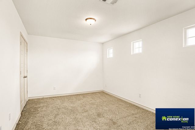 2087 Silver Oak Dr, San Antonio, TX 78213