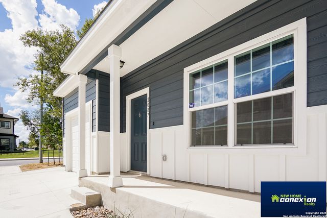 2087 Silver Oak Dr, San Antonio, TX 78213