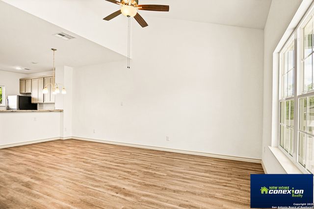 2087 Silver Oak Dr, San Antonio, TX 78213