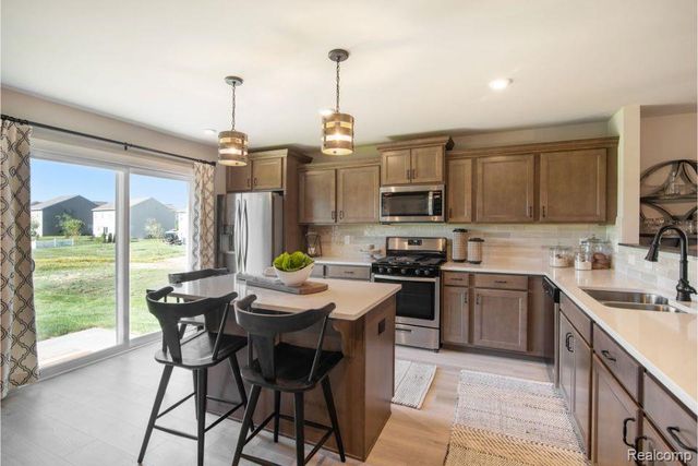 7044 Primrose Lane, Grand Blanc Charter Township, MI 49024