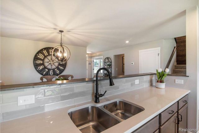 7044 Primrose Lane, Grand Blanc Charter Township, MI 49024