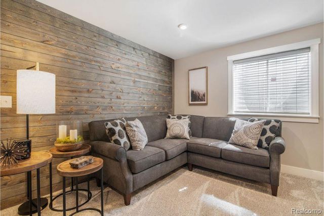 7044 Primrose Lane, Grand Blanc Charter Township, MI 49024