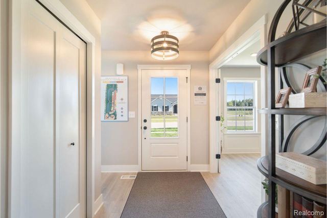 7044 Primrose Lane, Grand Blanc Charter Township, MI 49024