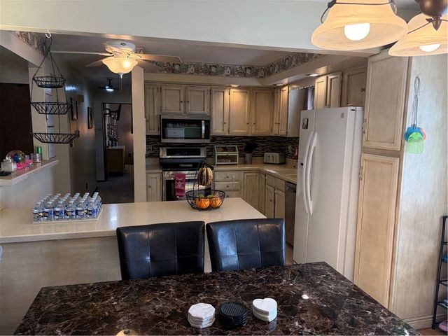 120 Lyn Dale Drive, Center Twp, PA 16001