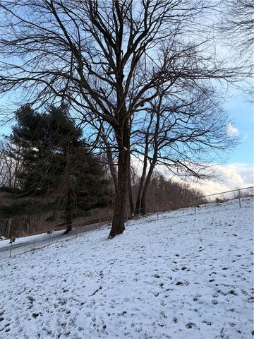 120 Lyn Dale Drive, Center Twp, PA 16001