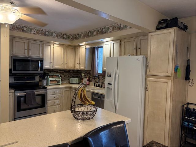 120 Lyn Dale Drive, Center Twp, PA 16001