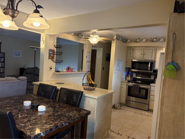 120 Lyn Dale Drive, Center Twp, PA 16001