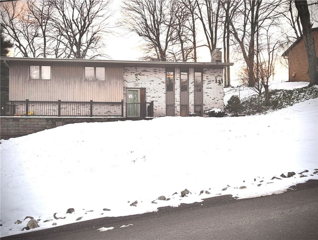 120 Lyn Dale Drive, Center Twp, PA 16001