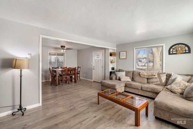 321 Monroe St, Twin Falls, ID 83301