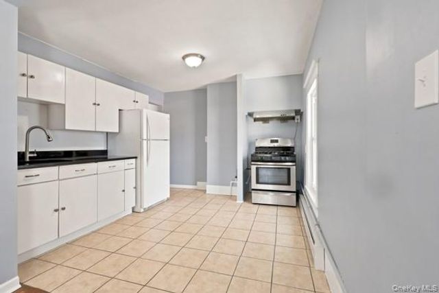 9 Arlington Place, Newburgh, NY 12550