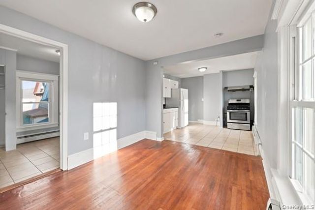 9 Arlington Place, Newburgh, NY 12550