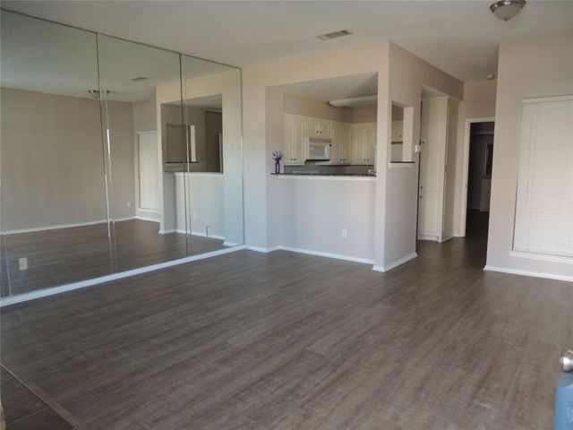 3125 Sondra Drive 108, Fort Worth, TX 76107