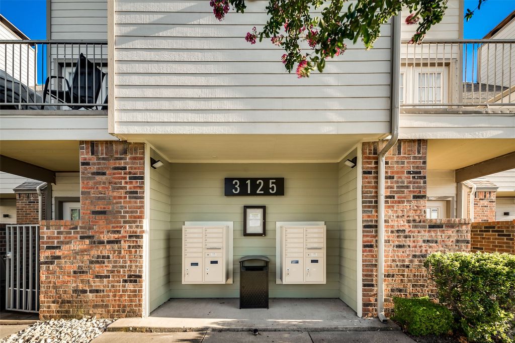 3125 Sondra Drive 108, Fort Worth, TX 76107