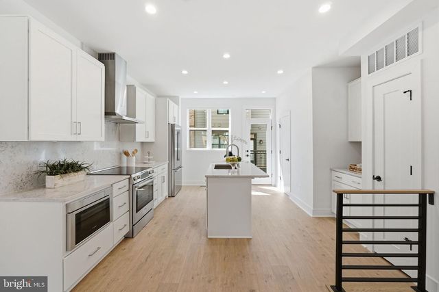 5548 TOPAZ LN, Bethesda, MD 20816