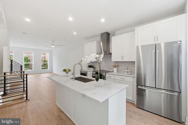 5548 TOPAZ LN, Bethesda, MD 20816