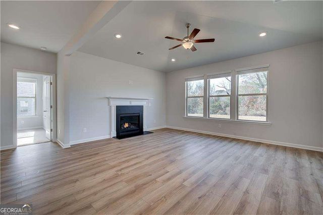 154 Haverling Pass, Hampton, GA 30228