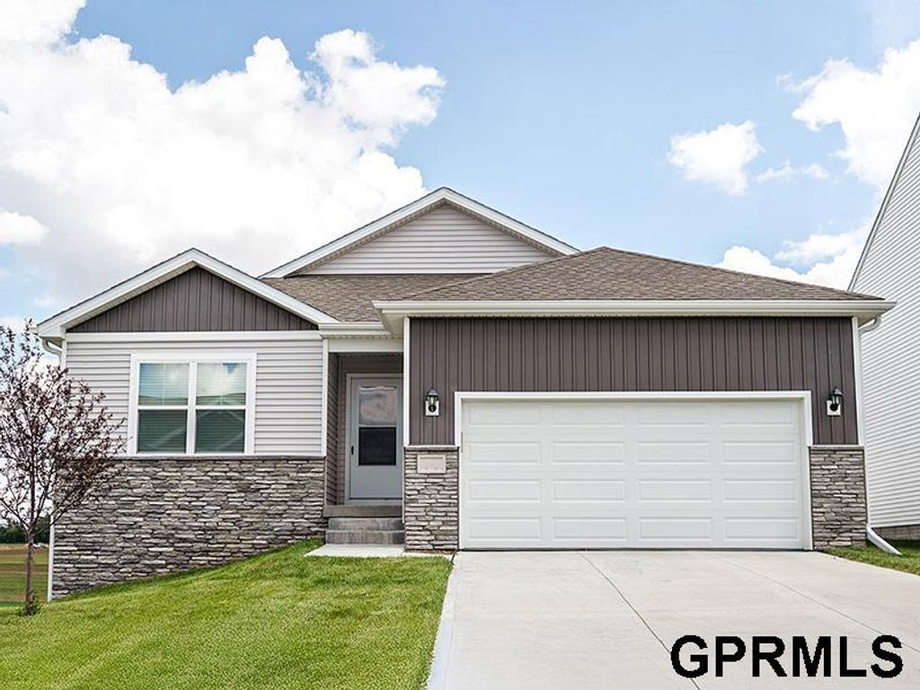 5524 Fenwick Street, Bellevue, NE 68133