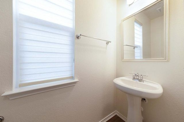 803 Sandhill DR, Austin, TX 78748