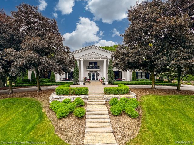 477 Dunston Road, Bloomfield Charter Township, MI 48304