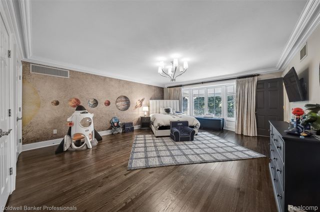 477 Dunston Road, Bloomfield Charter Township, MI 48304