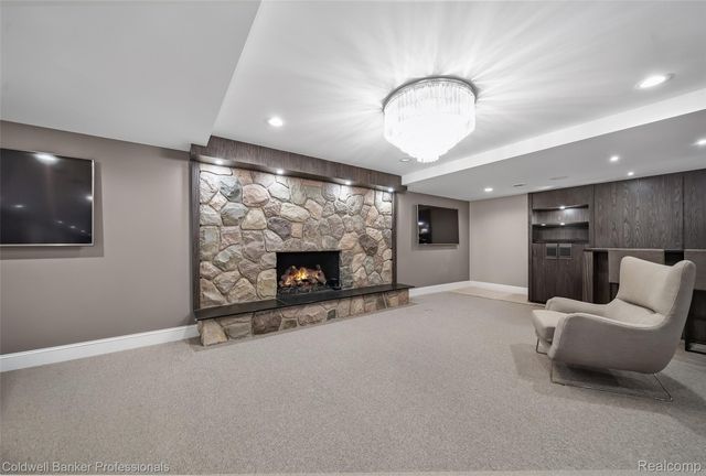 477 Dunston Road, Bloomfield Charter Township, MI 48304