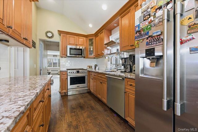 24 Poplar Avenue 24, Bronx, NY 10465