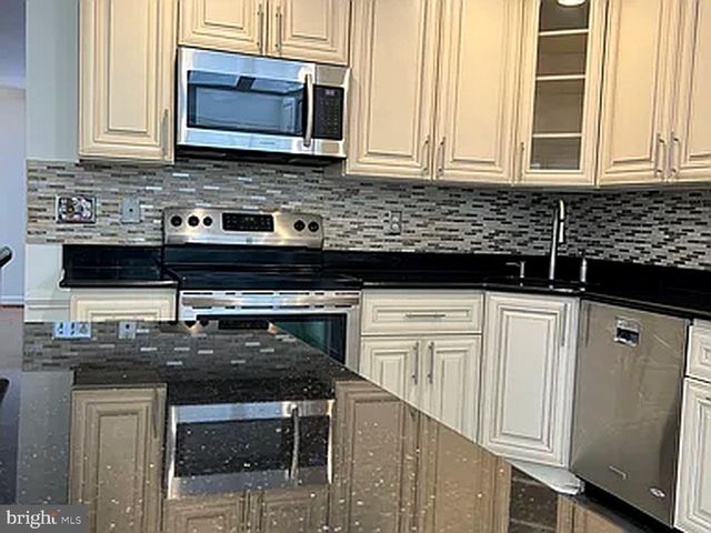 11660 DRUMCASTLE TER, Germantown, MD 20876