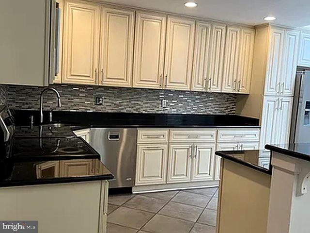 11660 DRUMCASTLE TER, Germantown, MD 20876
