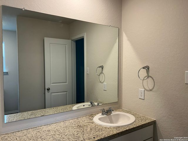 918 Andean Emerald, San Antonio, TX 78253