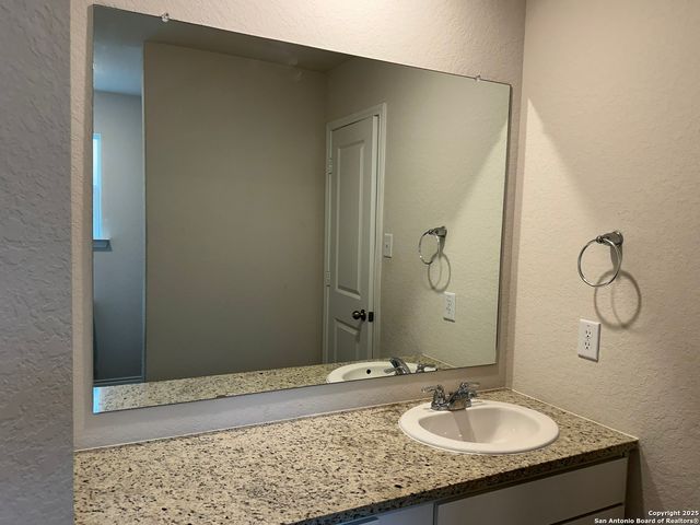 918 Andean Emerald, San Antonio, TX 78253