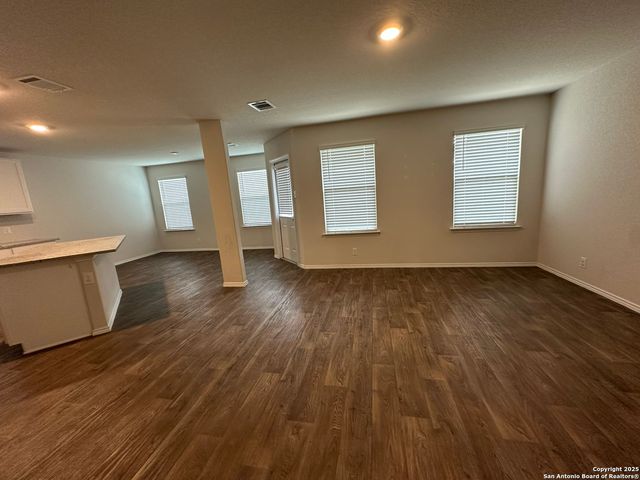 918 Andean Emerald, San Antonio, TX 78253