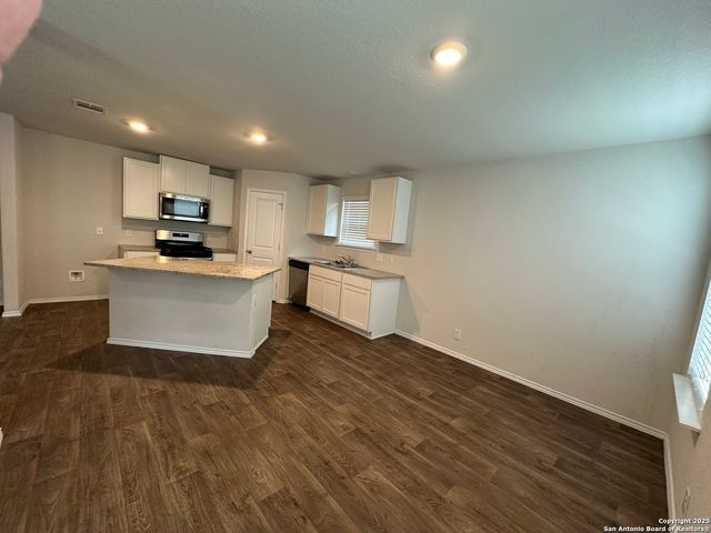 918 Andean Emerald, San Antonio, TX 78253