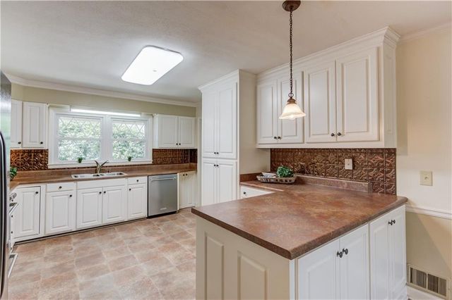 3410 Maynard Circle, Gainesville, GA 30506